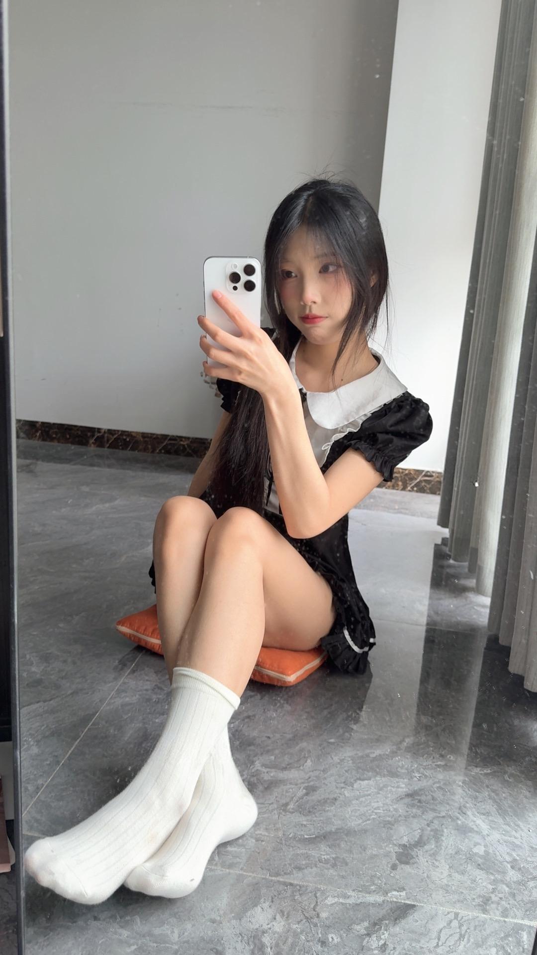 奶洋洋Oo - 白丝制服 第11张图片