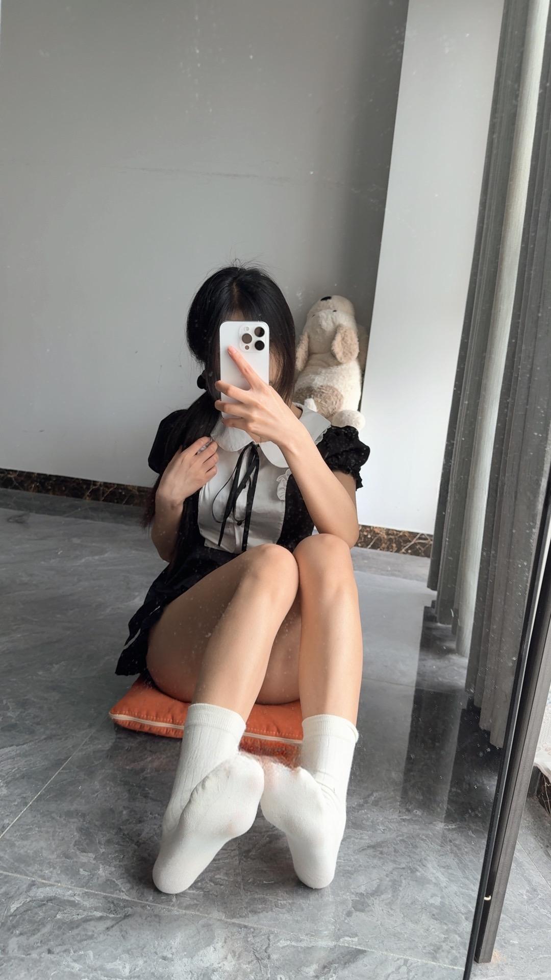 奶洋洋Oo - 白丝制服 第13张图片