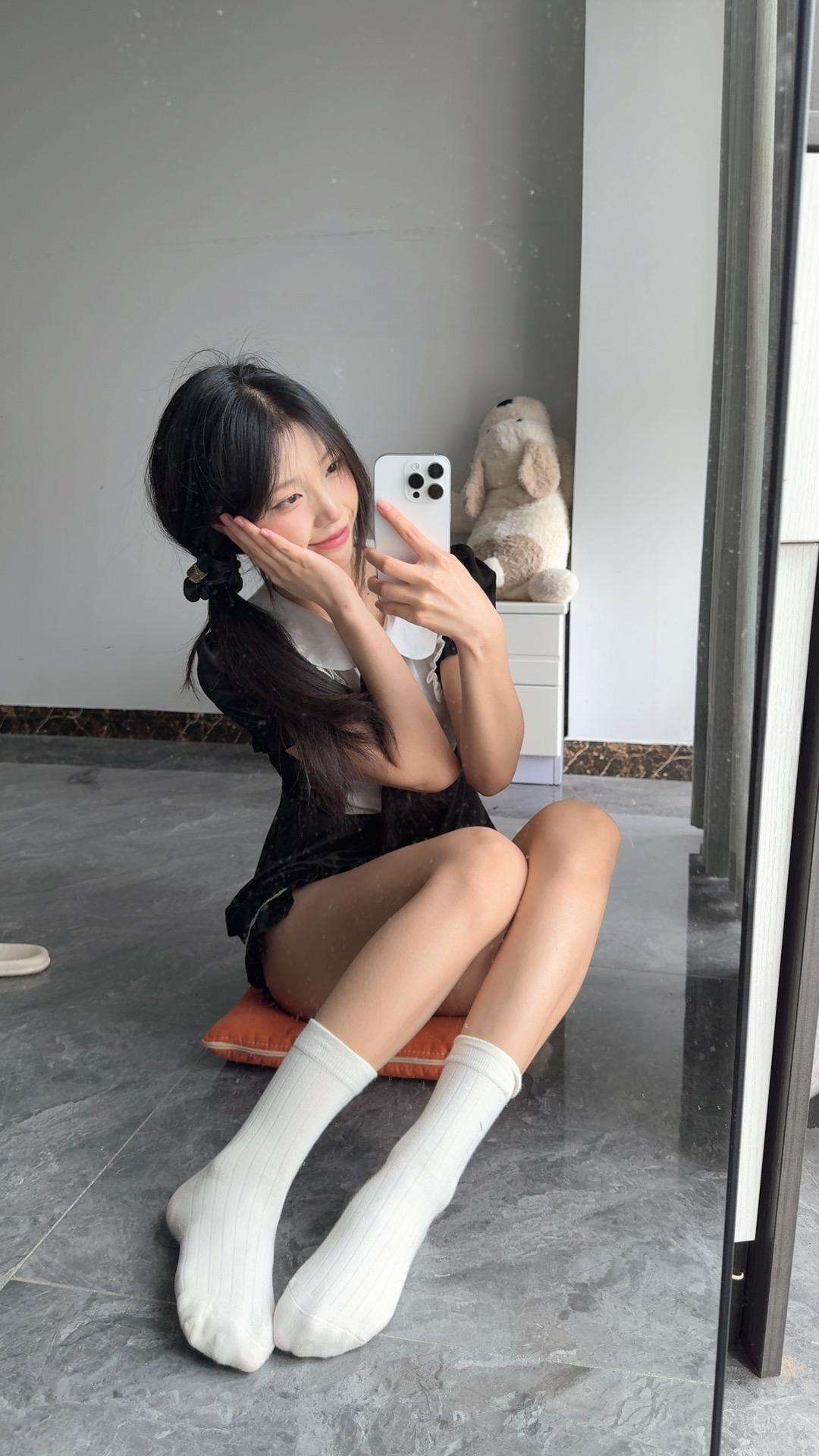 奶洋洋Oo - 白丝制服 第15张图片