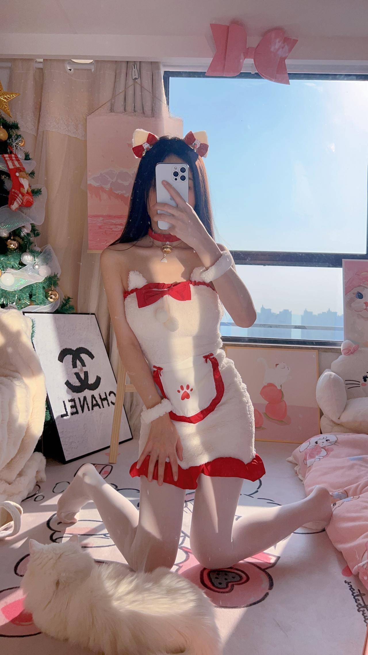 小萌子 - 白色女仆 第18张图片