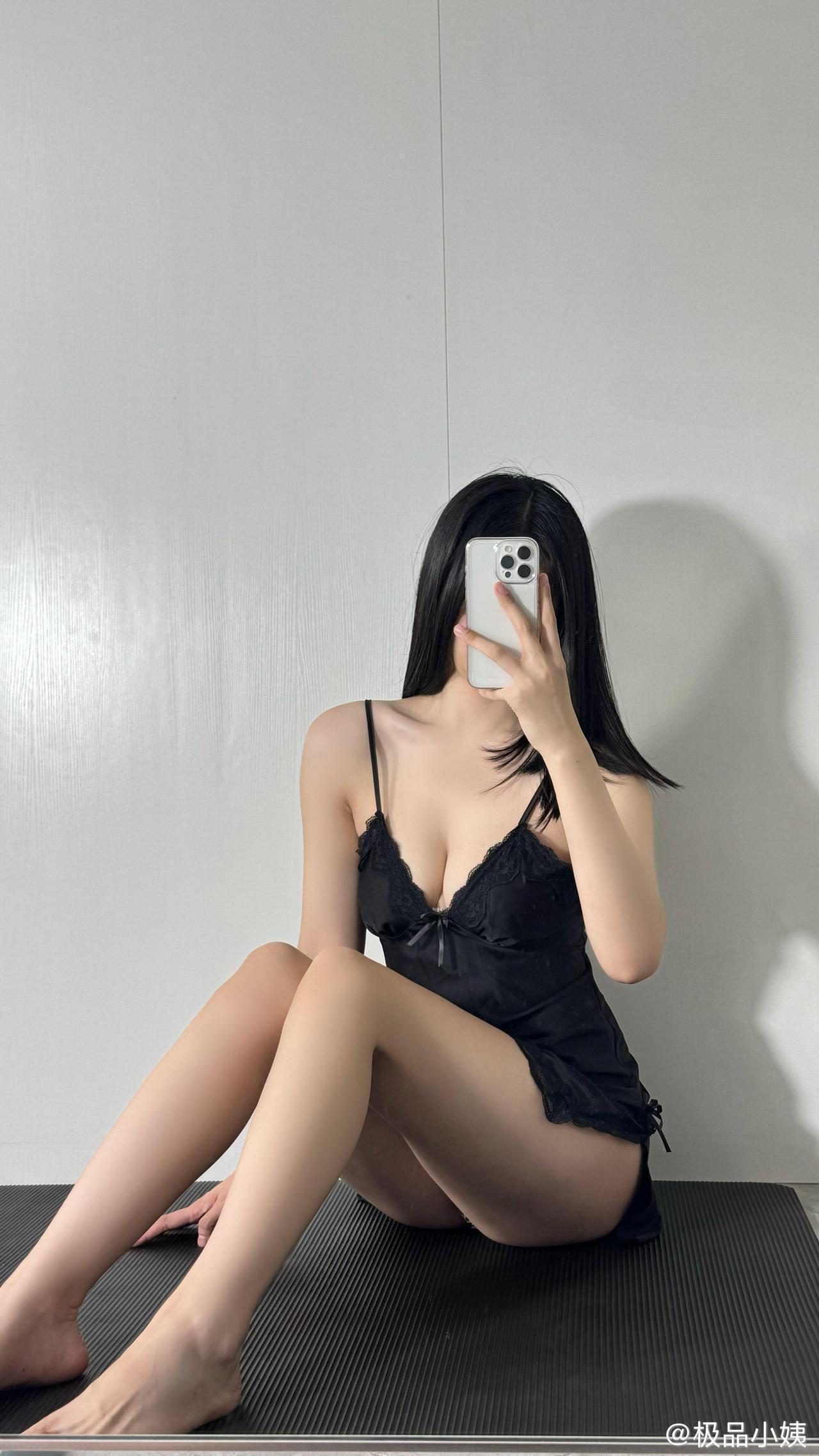 极品小姨 - 透视连体黑丝 第24张图片