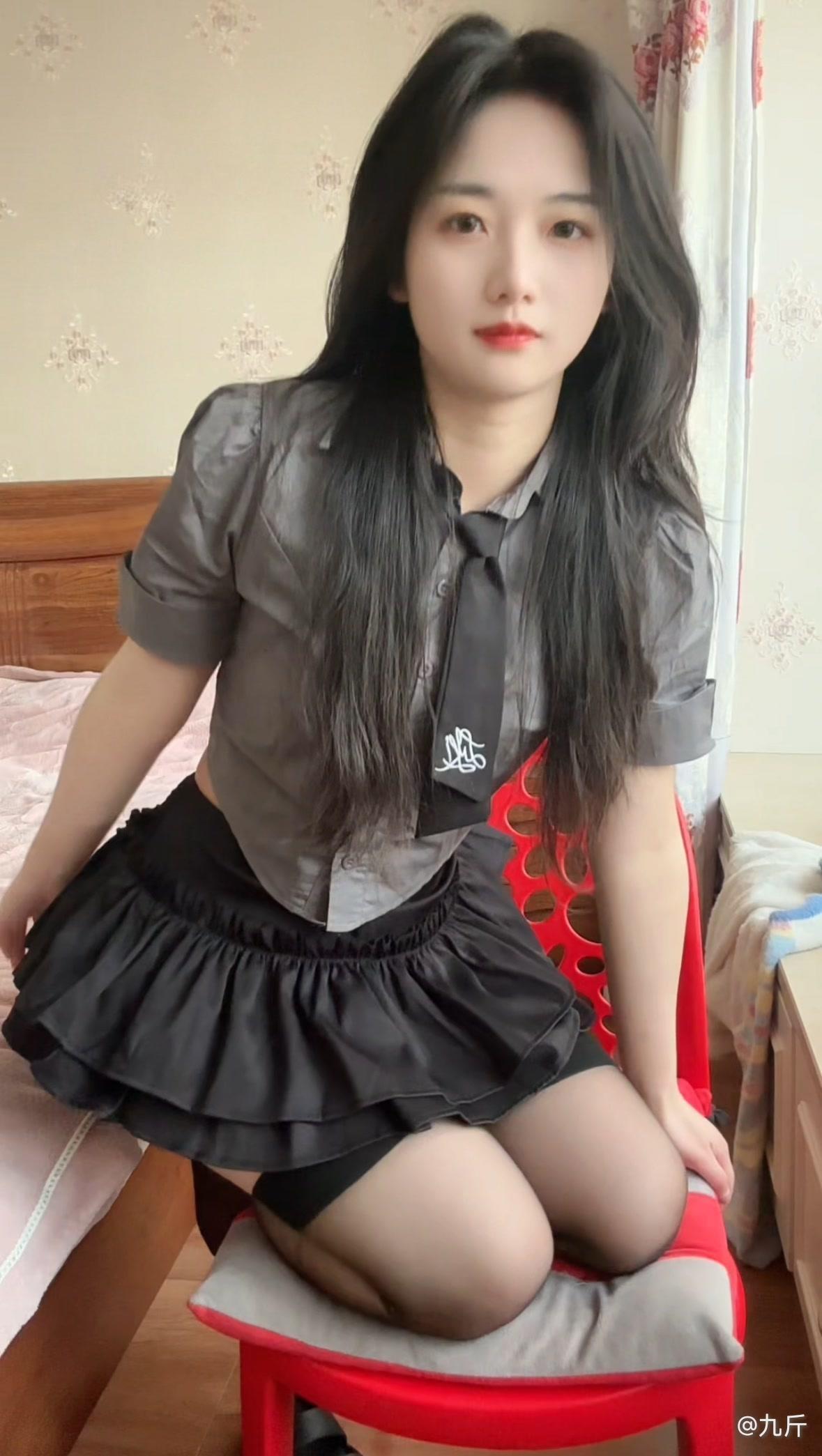 今天是九斤明哥 - 迷你裙套装 第1张图片