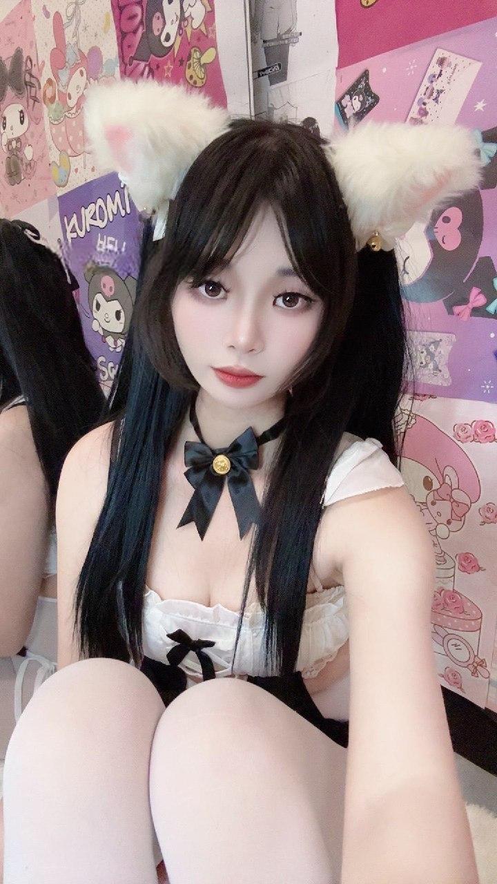 睡睡平安 - 你的密胸美腿老婆 第4张图片