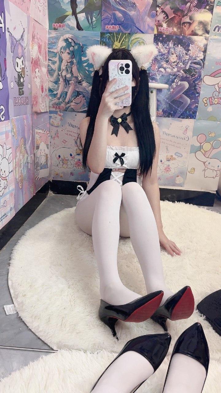 睡睡平安 - 你的密胸美腿老婆 第8张图片