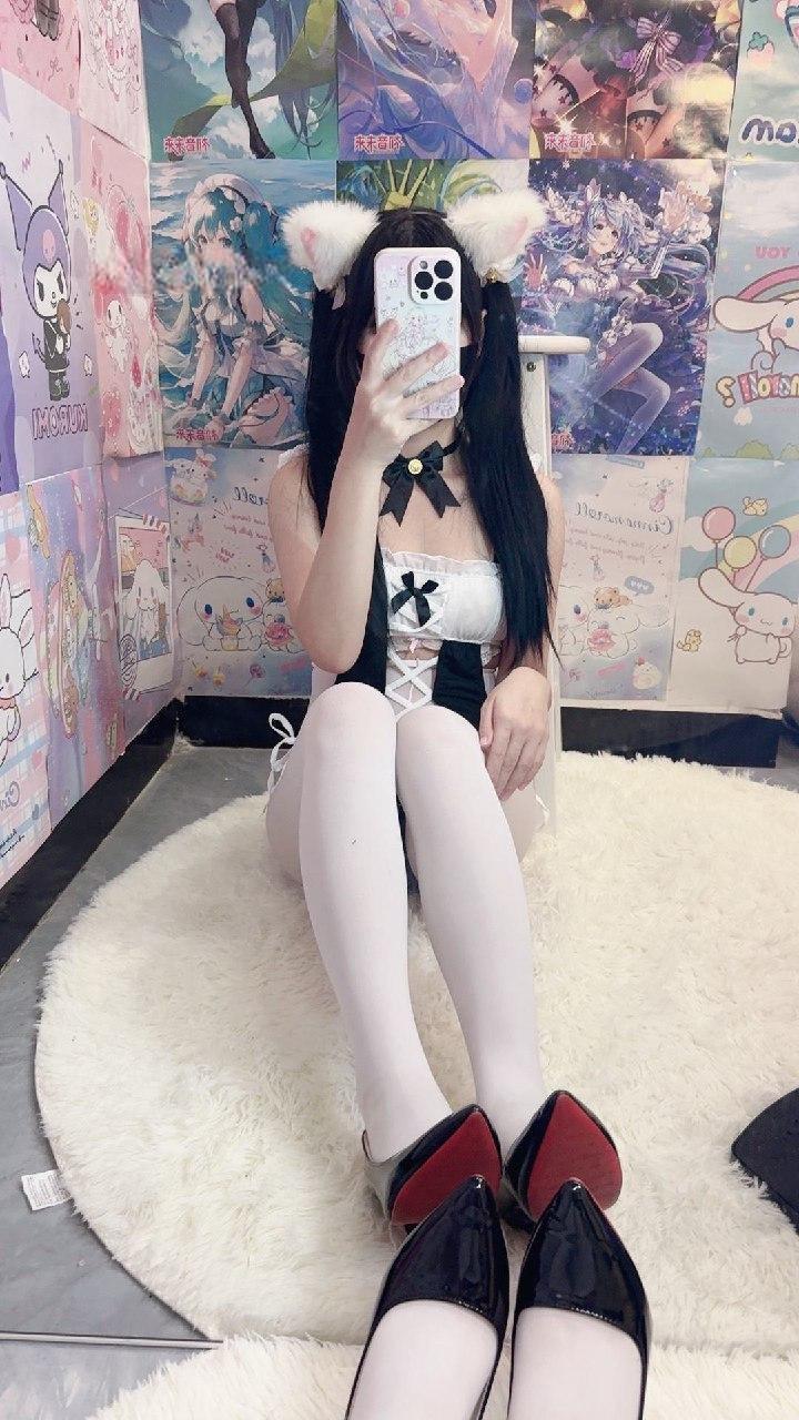 睡睡平安 - 你的密胸美腿老婆 第9张图片