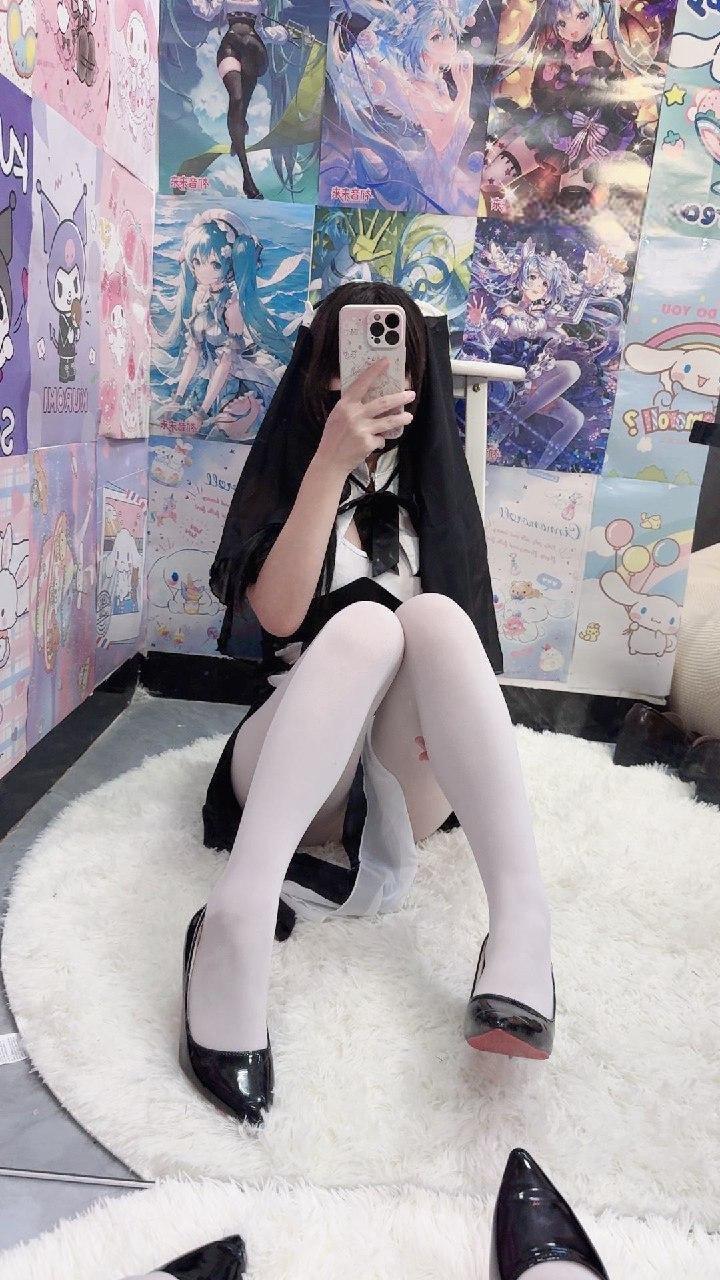 睡睡平安 - 你的密胸美腿老婆 第11张图片