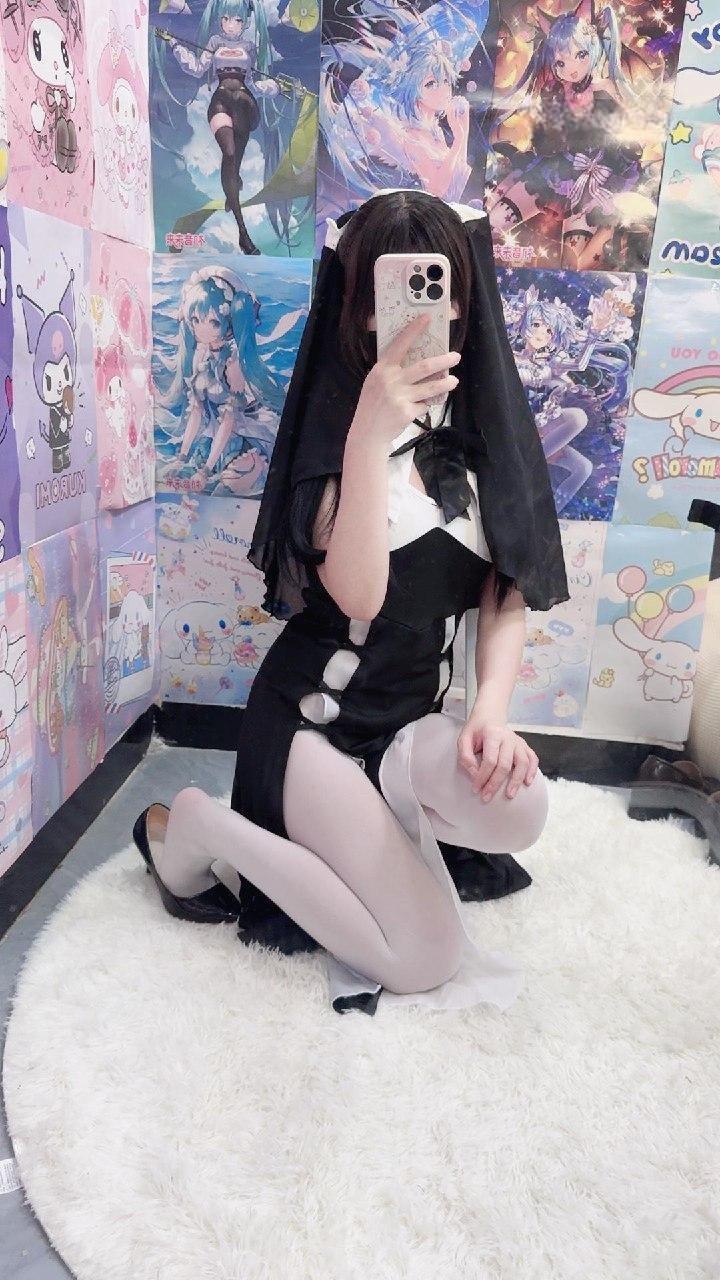 睡睡平安 - 你的密胸美腿老婆 第13张图片