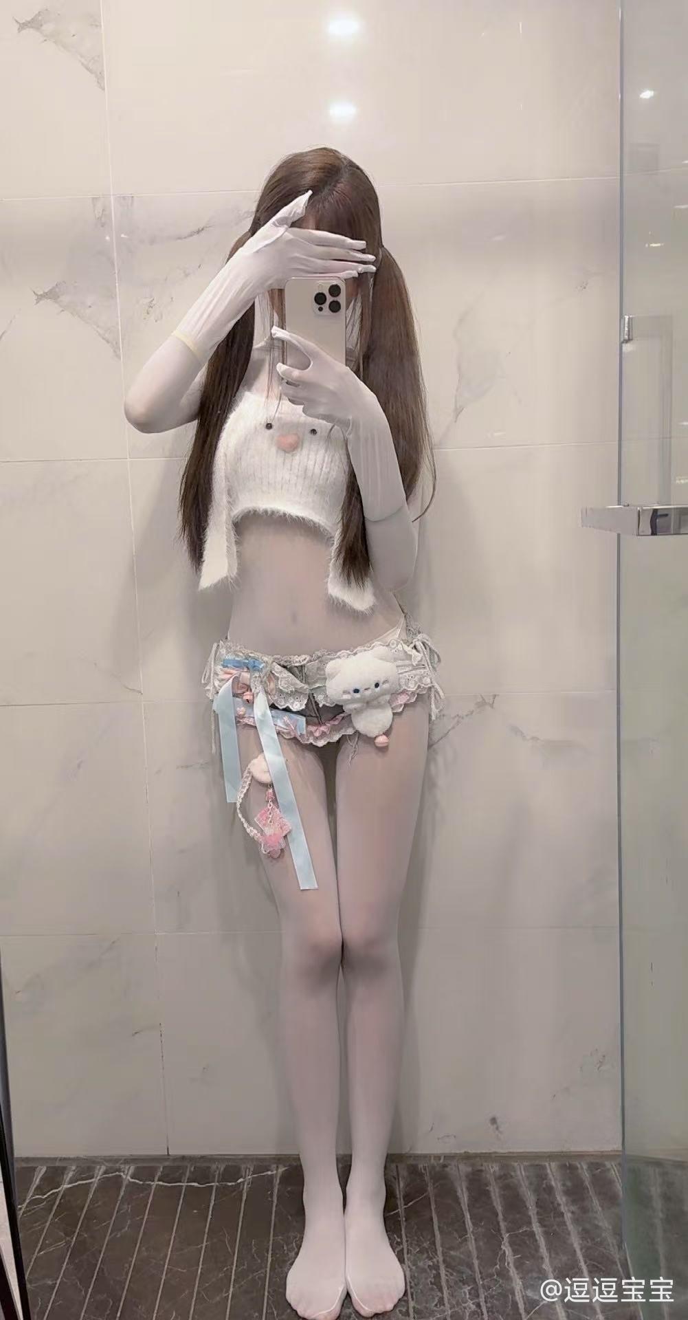 胡逗逗 - 隔壁小妹妹 第1张图片