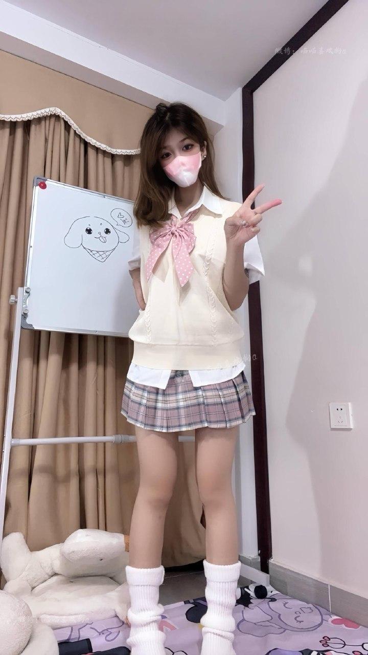喵喵喜欢狗 - jk小姐姐的玉足 第6张图片
