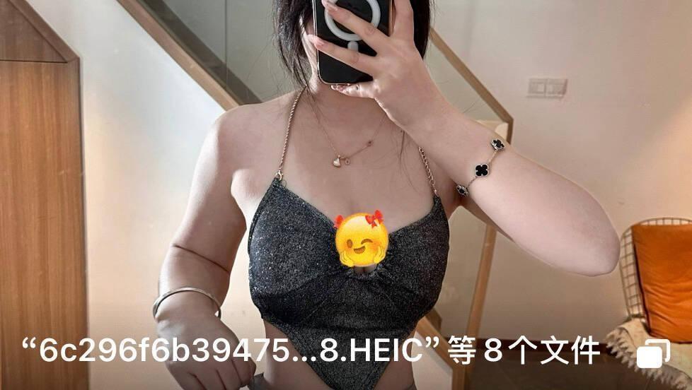 小妮酱紫 - 漏脐开档黑丝 第9张图片
