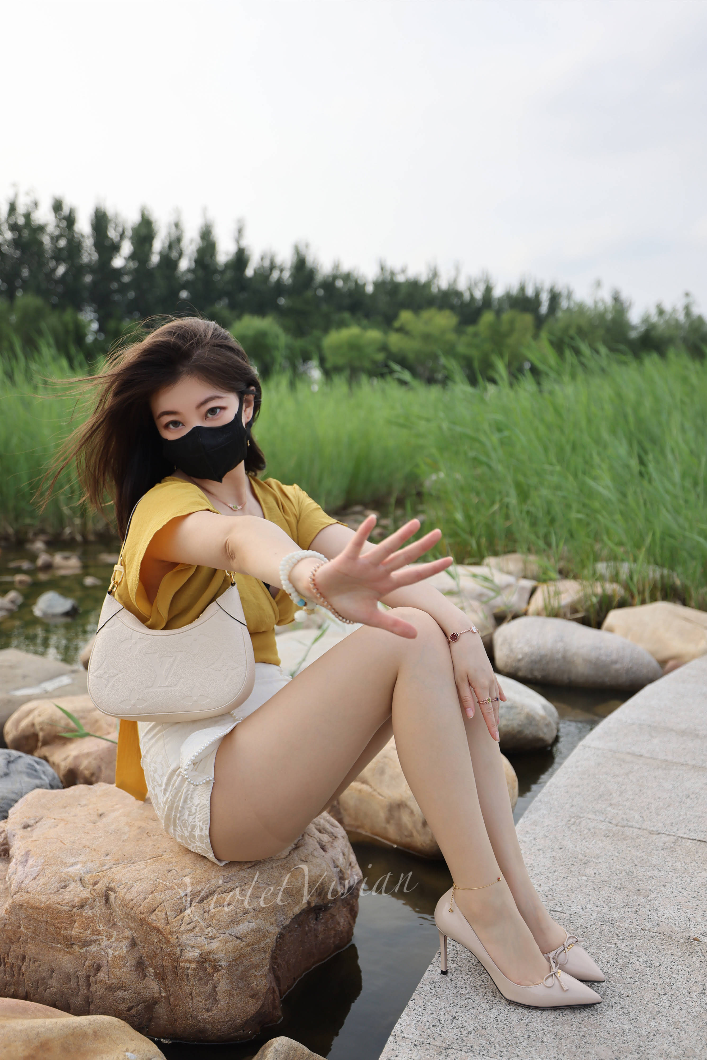VioletVivian - 这款其实是微油亮啊，怎么还是很隐形 第3张图片