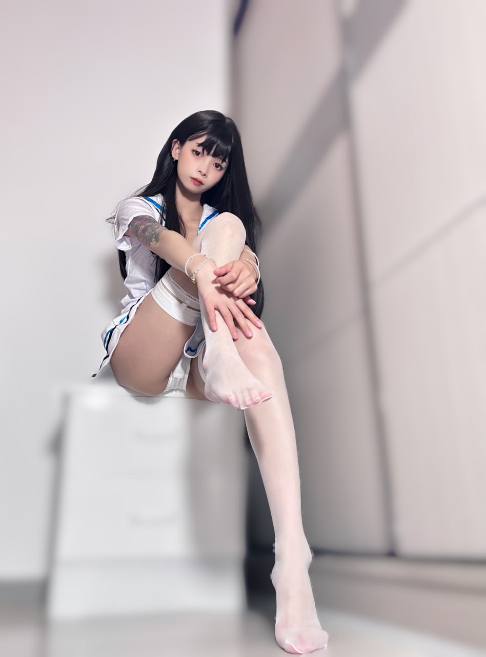 聂傲娇 - 美丽少女的白丝袜 第18张图片