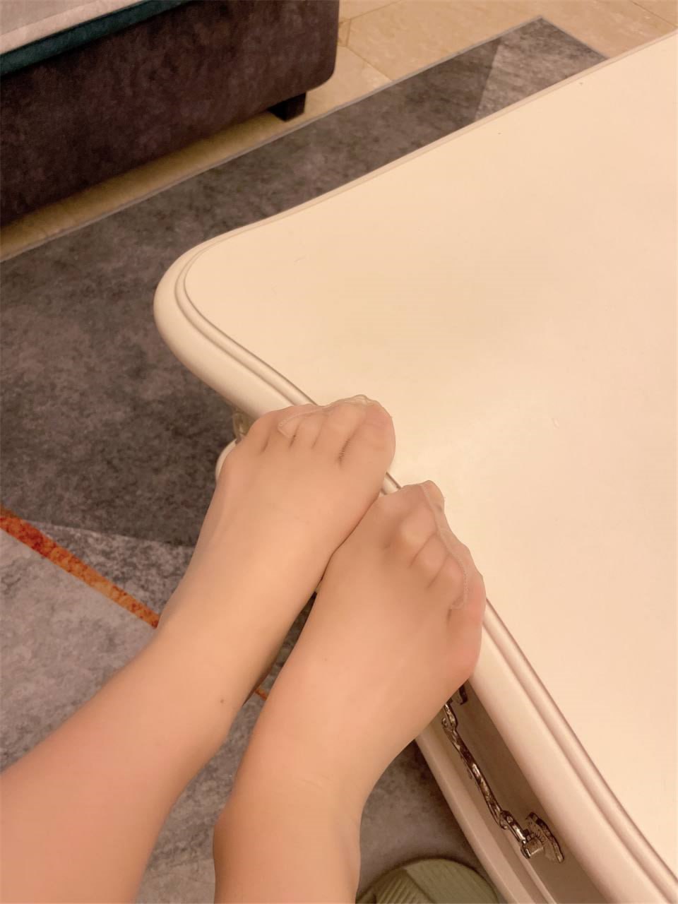 娜露呀 - 深灰蕾丝bra纯欲少妇 第1张图片