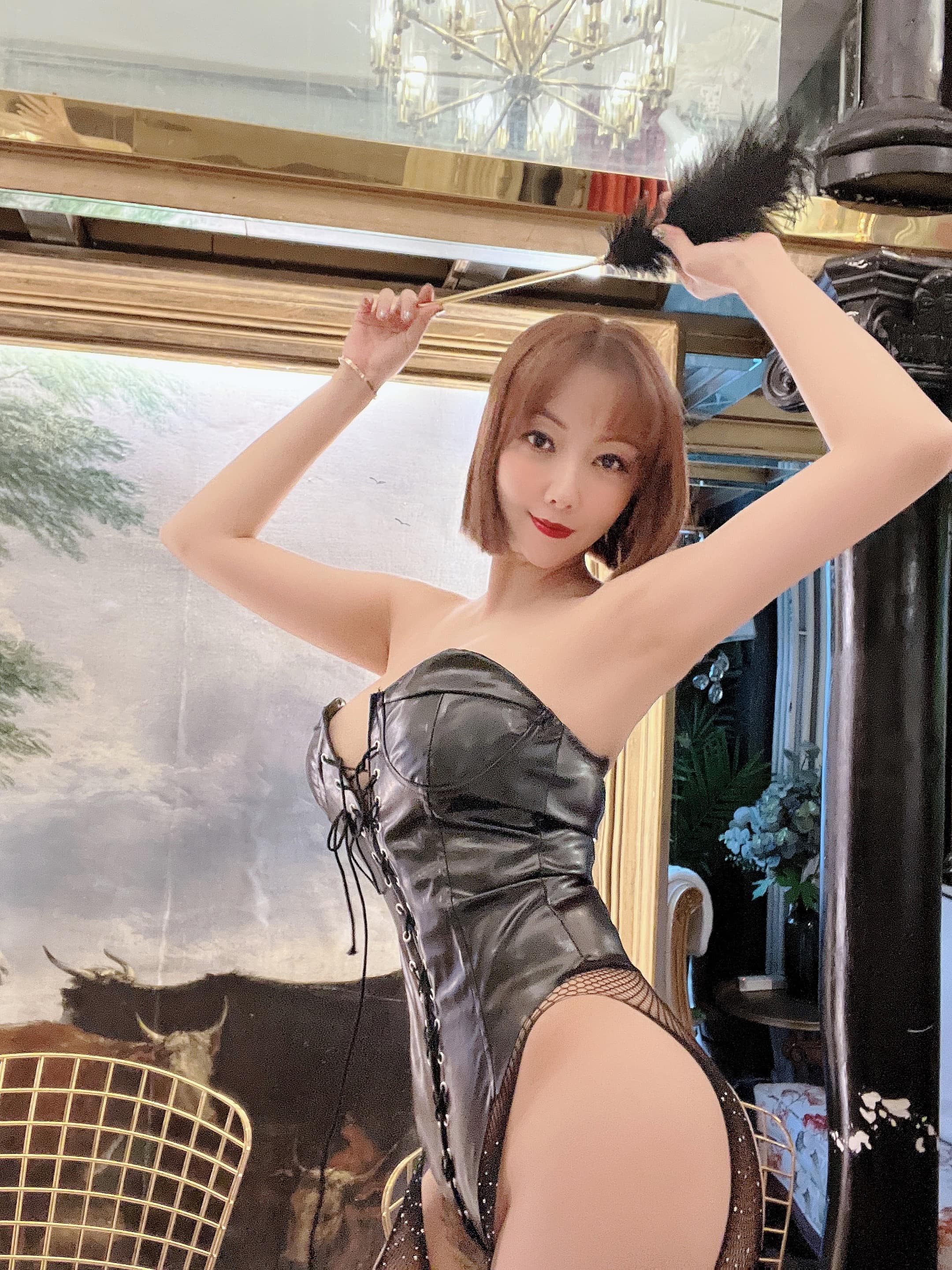果儿Victoria - 长靴网丝蜜桃臀 第15张图片