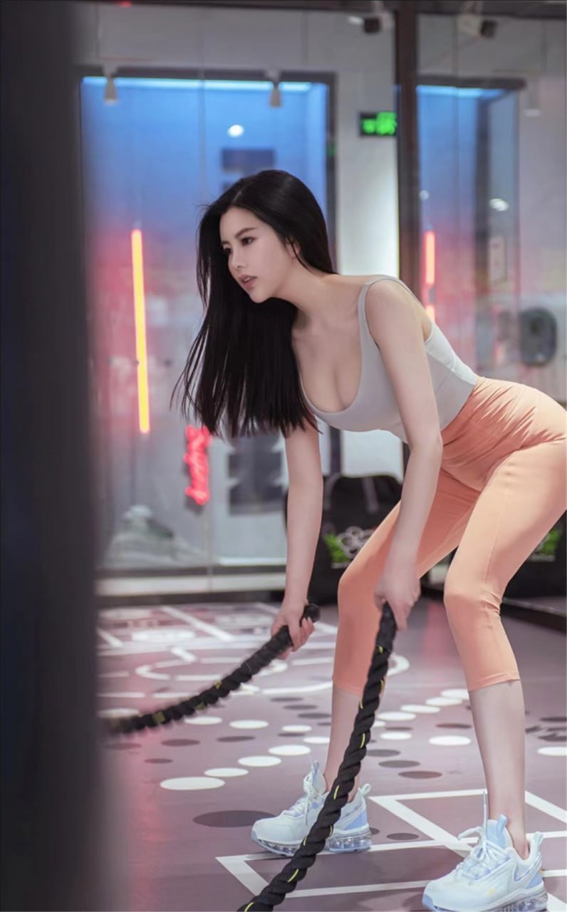 娜露呀 - 粉红瑜伽裤 第30张图片