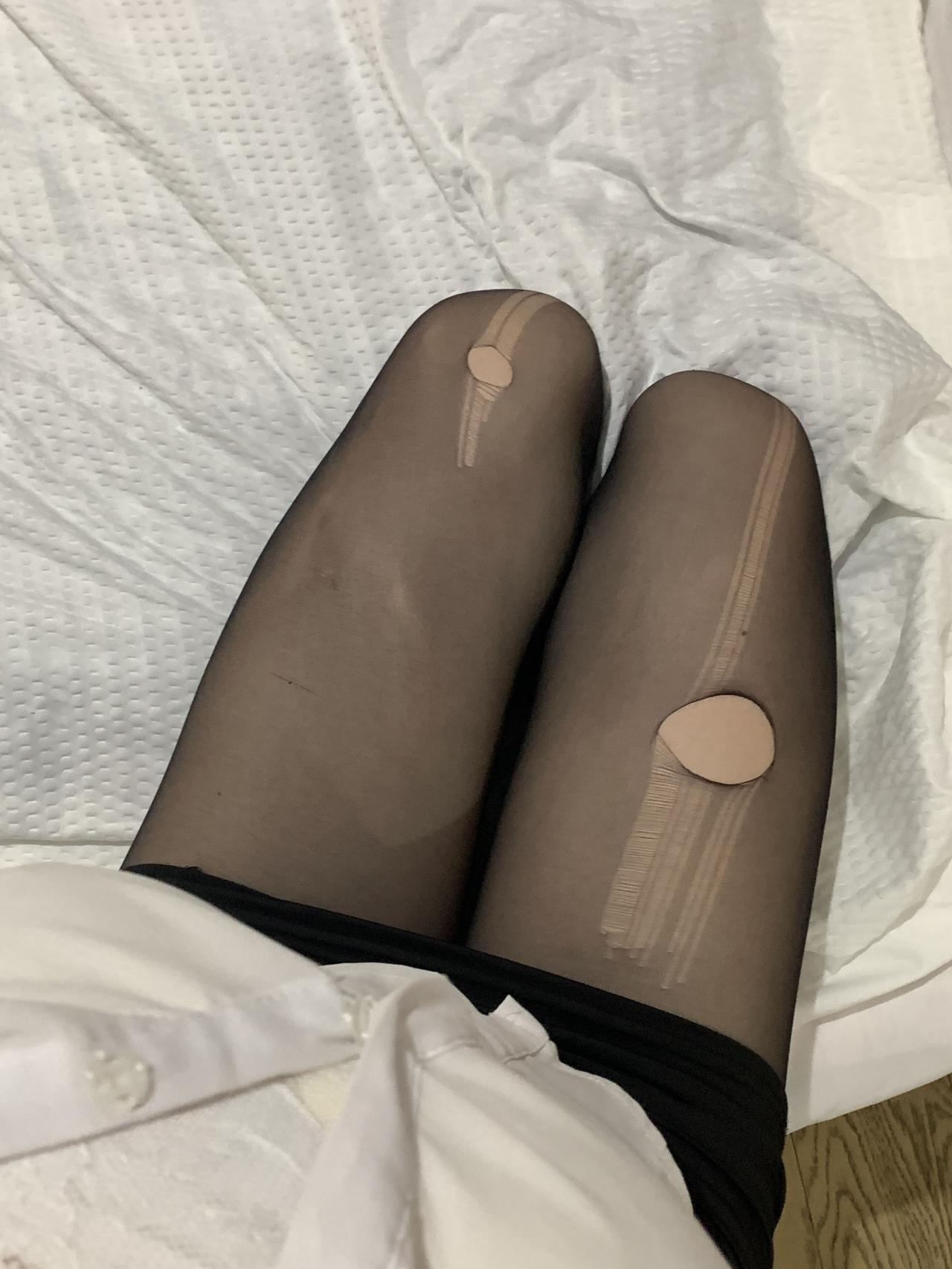 智桃lucky - 黑丝白衬衫 第10张图片