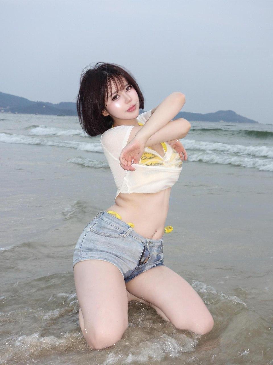 Tina很妖孽呀 - 海边春色
