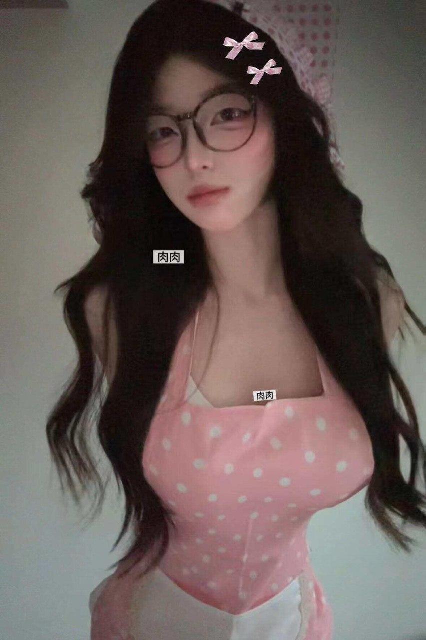 肉肉丸 - 做家务的女友 第15张图片