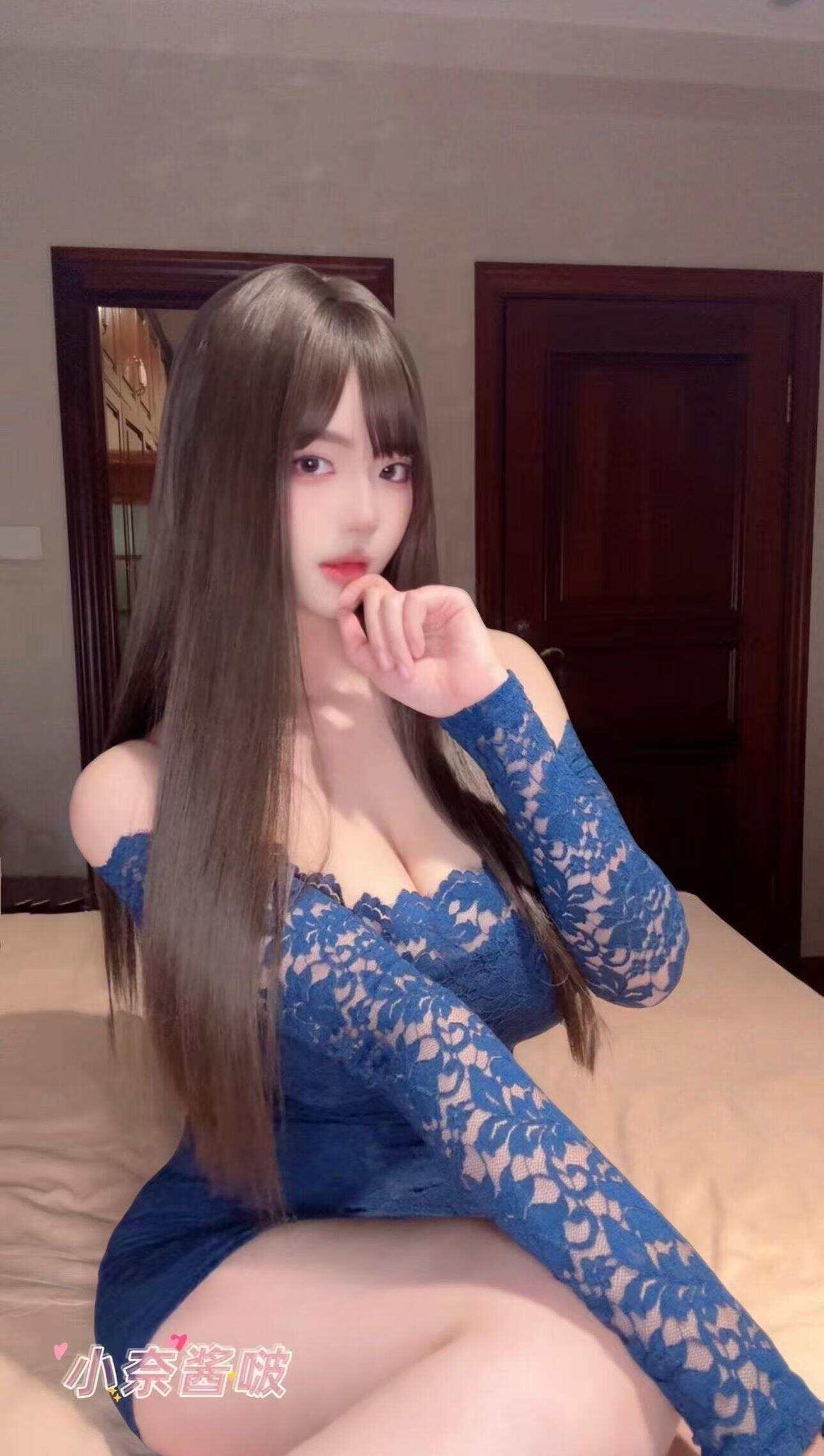 小奈酱啵 - 蓝色束身爆乳 第5张图片